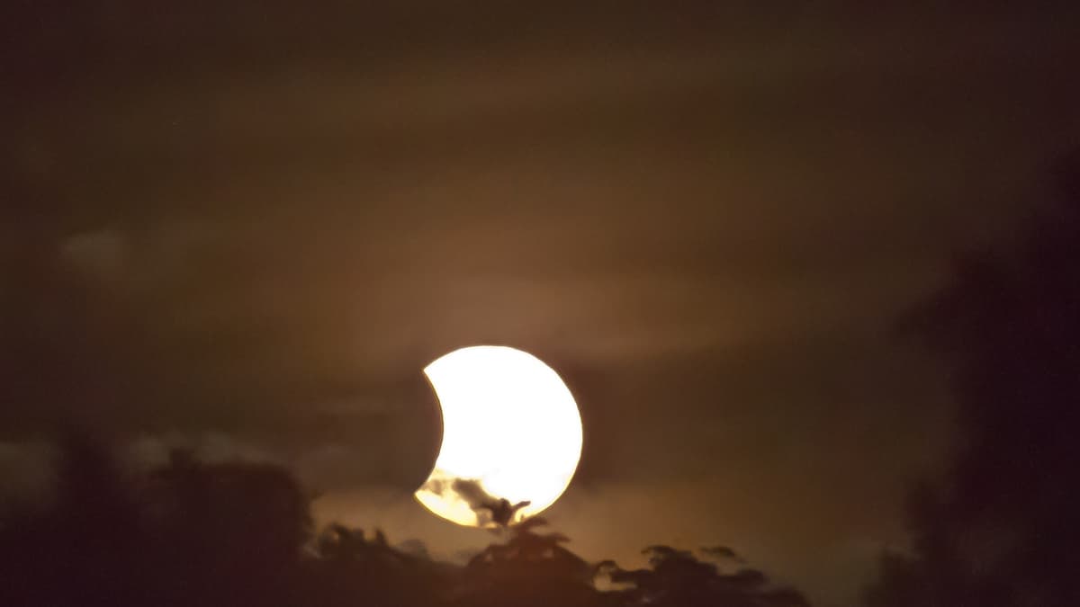 Solar eclipse Will we see the rare spectacle from Cornwall today