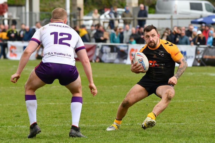 Andy Kay in action for Cornwall RLFC