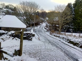 Cornwall wakes to snow