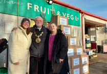 Mayor of Penzance gifts 50 Christmas hampers to families