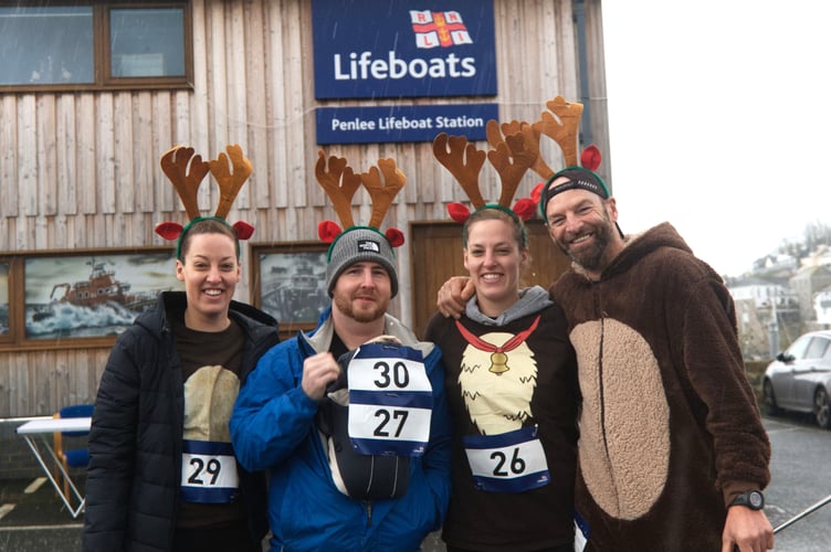 Participants in the Reindeer Run