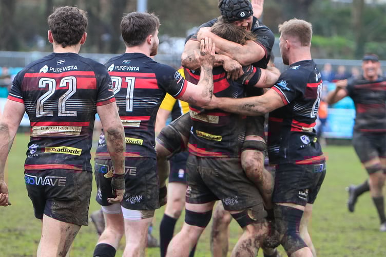 Cornish Pirates celebrate their win over Coventry