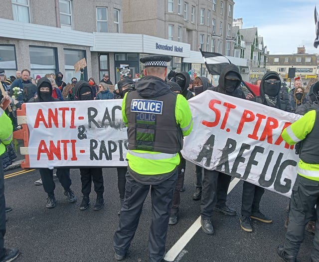 Video: Second protest and counter-protest held at asylum seeker hotel