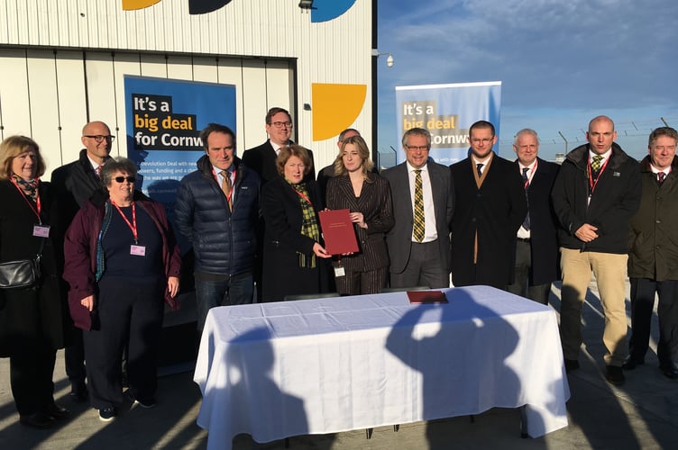 Cornwall Council leader Linda Taylor, Cornwall Council Cabinet members, MP Steve Double and Levelling Up Minister Dehanna Davison at the signing 