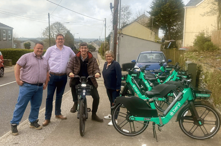Councillors try out Beryl Bikes