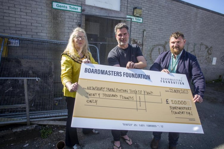 The sum of £20,000 has been given by the Boardmasters Foundation to the Newquay Railway Station toilets project