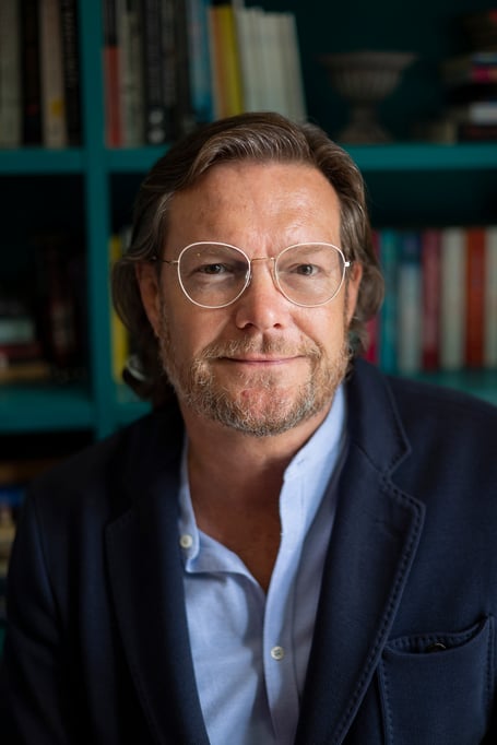 Jonathan E Cox