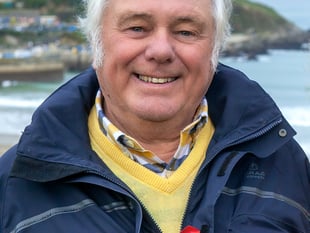 Tributes paid to Newquay surfing pioneer