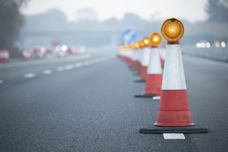 An eight-year deal has been agreed for a new contractor maintain Somerset's roads.