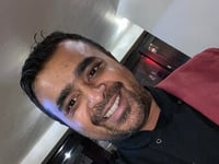 Chef Mo wins national award days after undergoing op