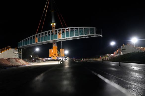 Chiverton Bridge being lifted into place