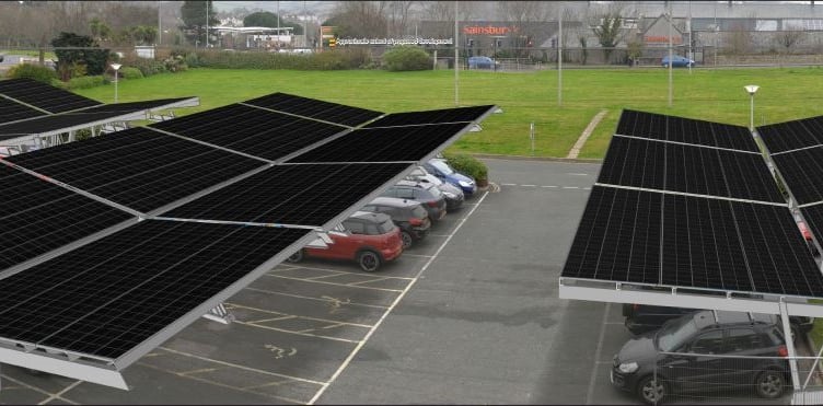 Solar canopy