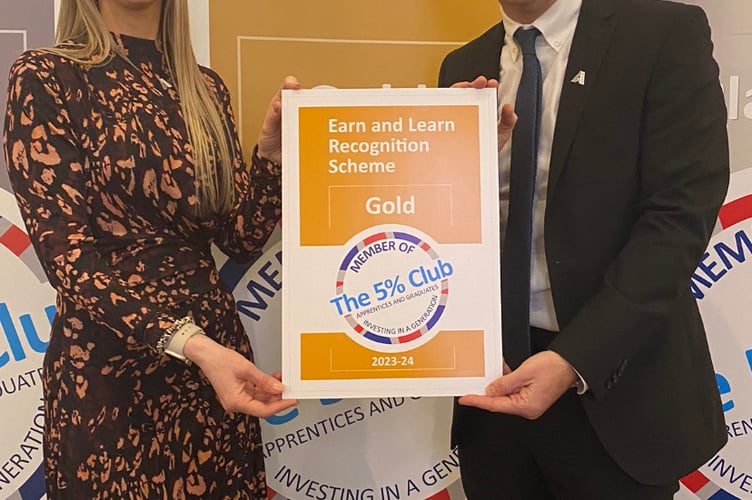 Emily Pearson and Nigel Fenn from Pennon.JPG