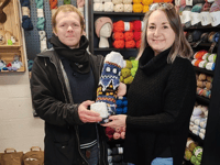 Knitter comes to the rescue for Christmas