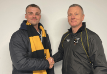 Choughs sign Simpson for new season