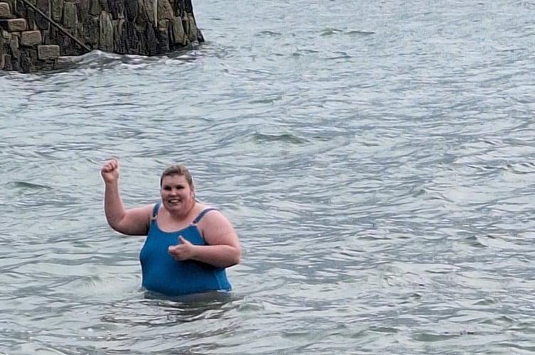 Cold water swimming Joanne Gibson