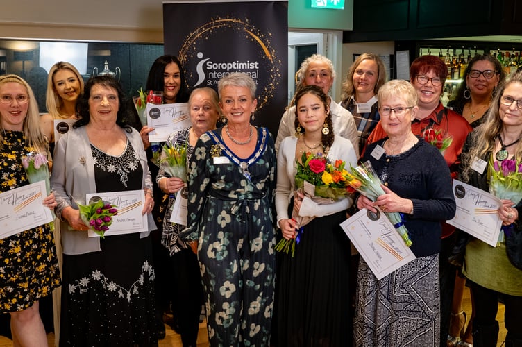 Soroptimist Unsung Heroines 2024 full group shot