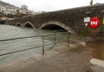 High tides cause disruption to costal areas 