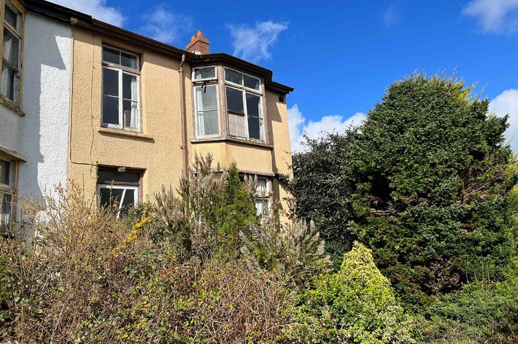 Glenview, Lanner, Redruth up for sale