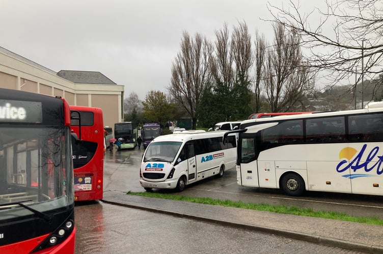 Bus free for all during panto