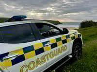 Coastguard safely retrieve four people in difficulty on Porth beach