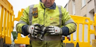 Emergency works to repair gas leak on busy main road