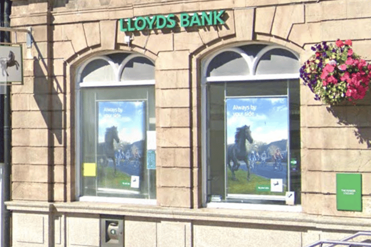 Lloyds bank in Liskeard will close in February 2025