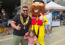 Hundreds enjoy Newquay Lifeboat Day