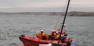 Catamaran in difficulty