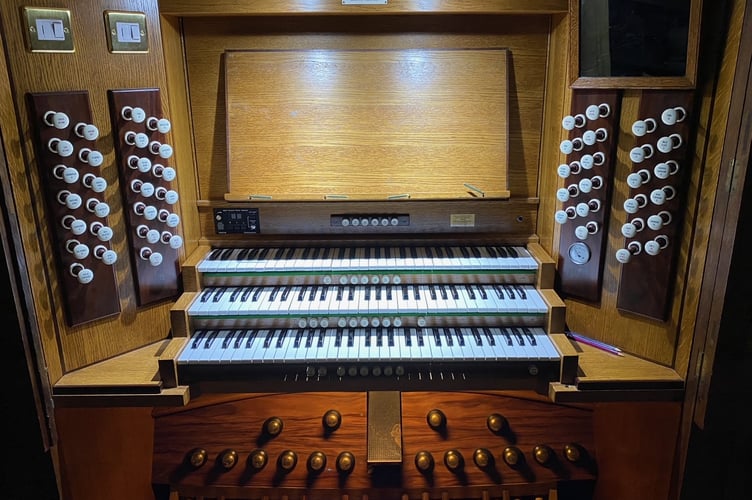 Organ Console