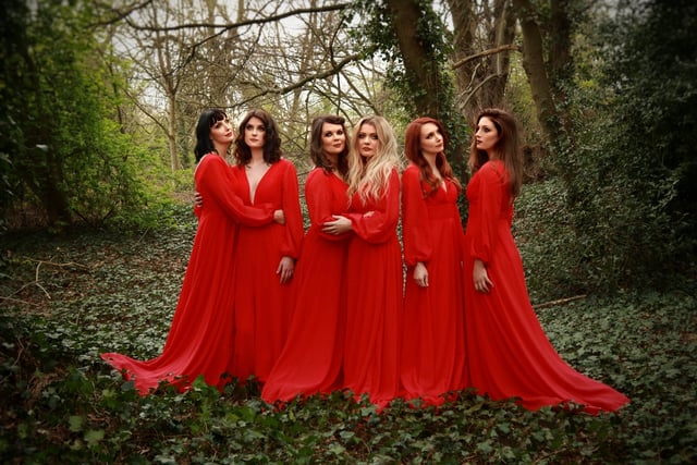 Mediaeval Baebes return to cathedral for Christmas