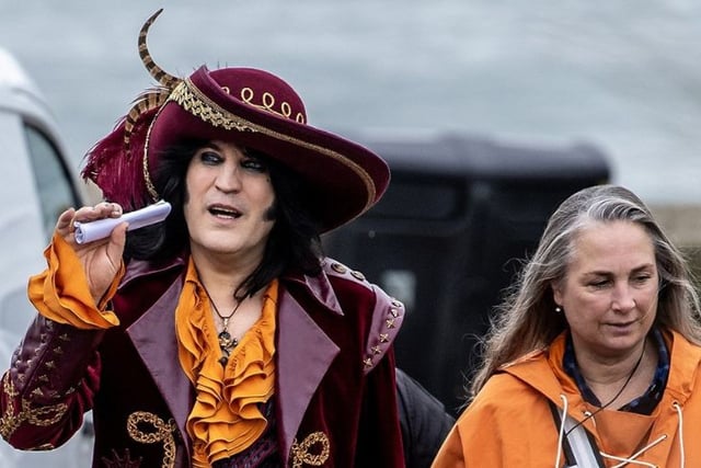 Noel Fielding spotted in Charlestown filming for new Dick Turpin show