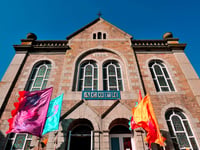 Double headline tour to stop off at Penzance theatre