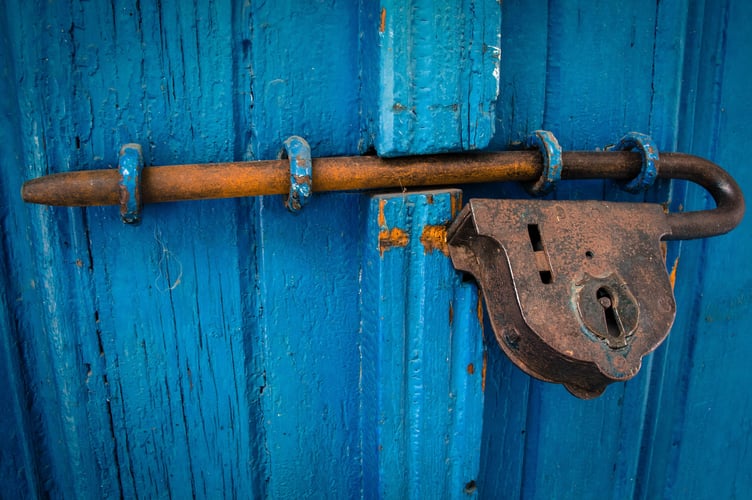 Chunky bolt and lock