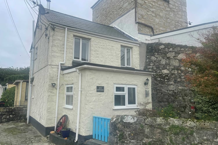 Ivy Cottage is in the village of Foxhole, near St Austell.