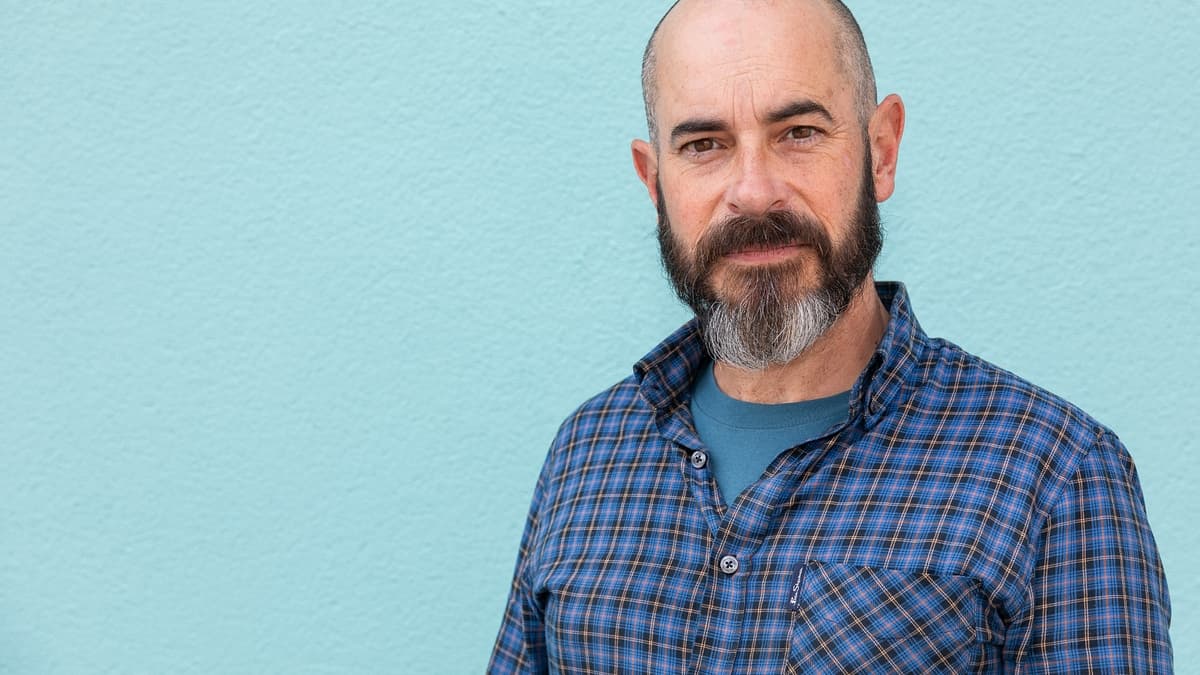 Business body urges government to help stop high street decline