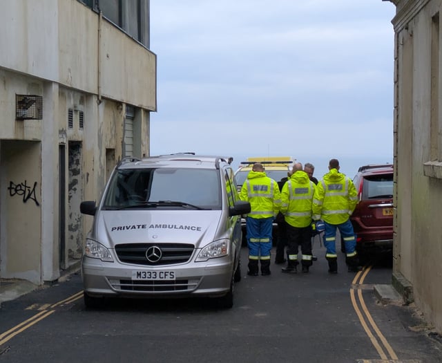Emergency services retrieve body from beach in Newquay