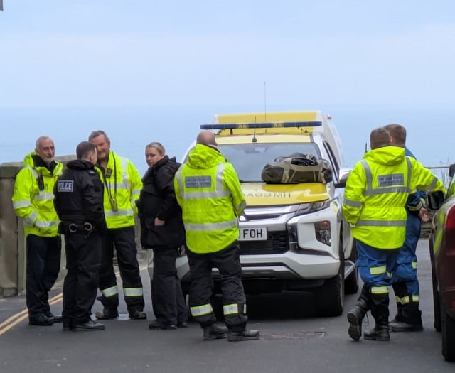 Police appealing for help after body of man found on beach