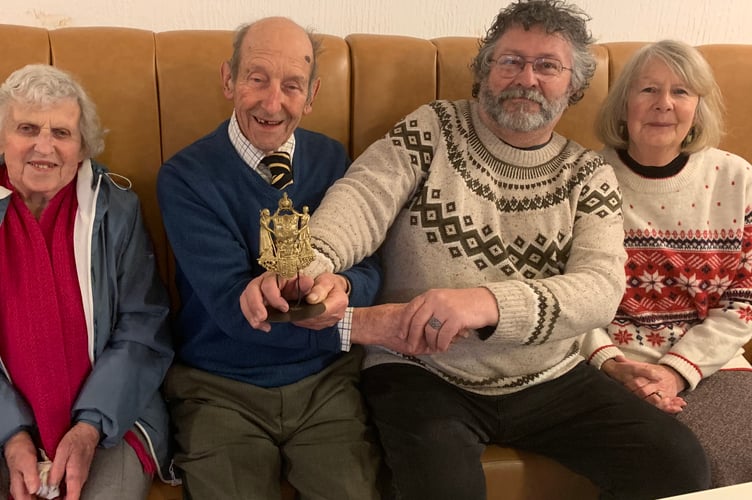 LtoR.Val and Frank Eva Peter and Tina English.