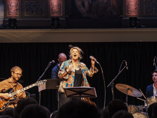 Award winning jazz vocalist to provide engaging and uplifting music