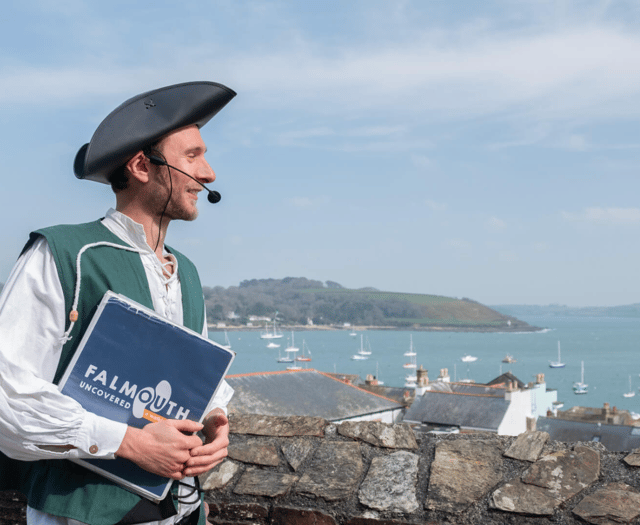 Evening of true tables and live music with acclaimed storyteller