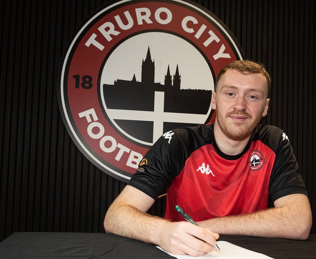 Jephcott joins Truro City on loan until the end of the season