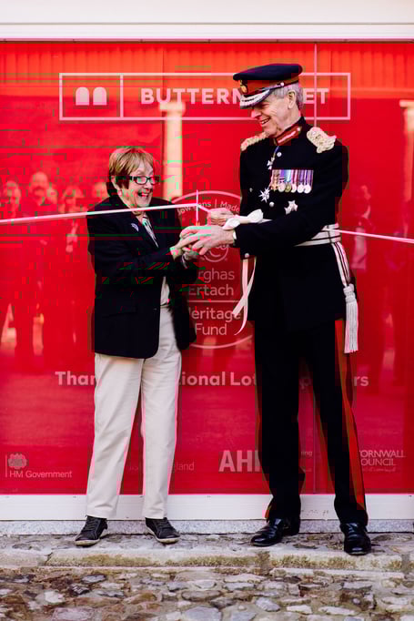 1 - Judy Davidson Chair of Redruth Revival Board and Edward Bolitho Lord Lieutenant of Cornwall cutting ribbon