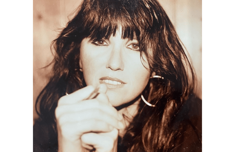 Much-respected singer, poet and former councillor Ruth Lewarne has died aged 69.