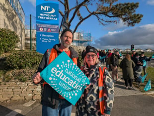 Teachers at Newquay Tretherras go out on strike for second day