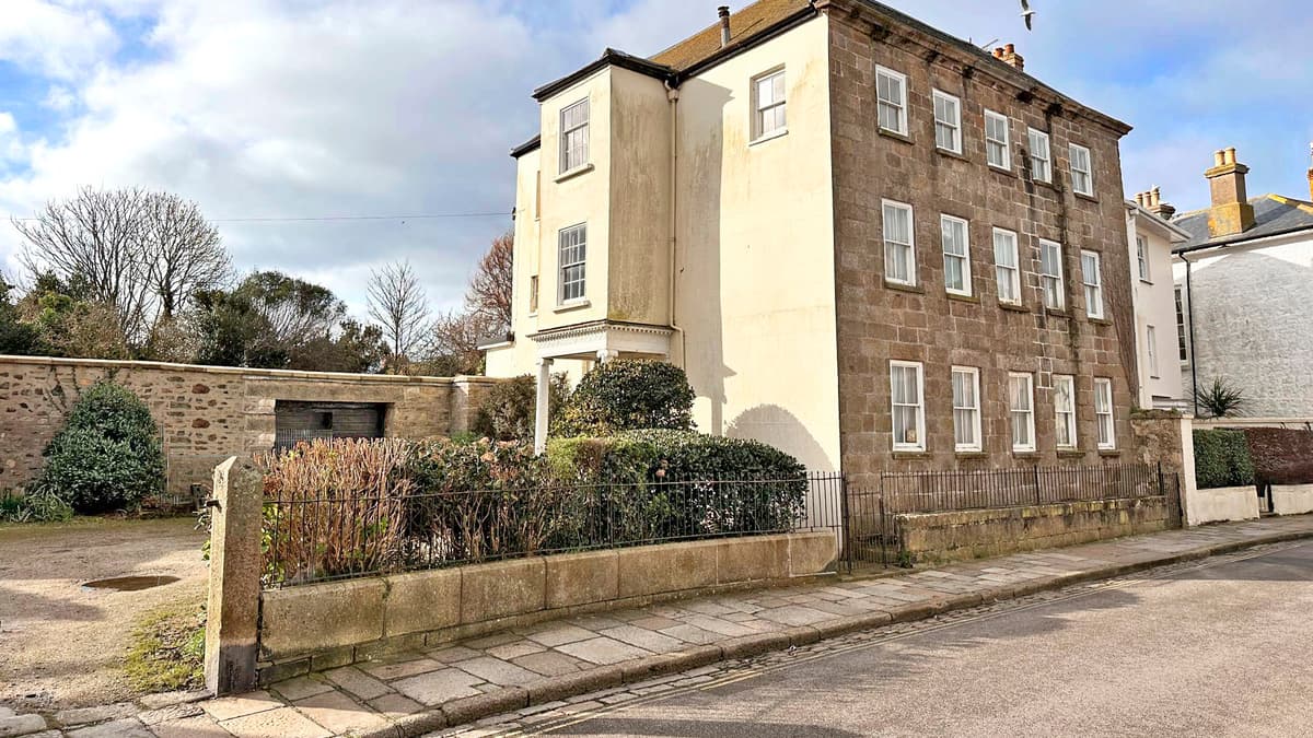 historic-penzance-vicarage-up-for-sale-voicenewspapers-co-uk