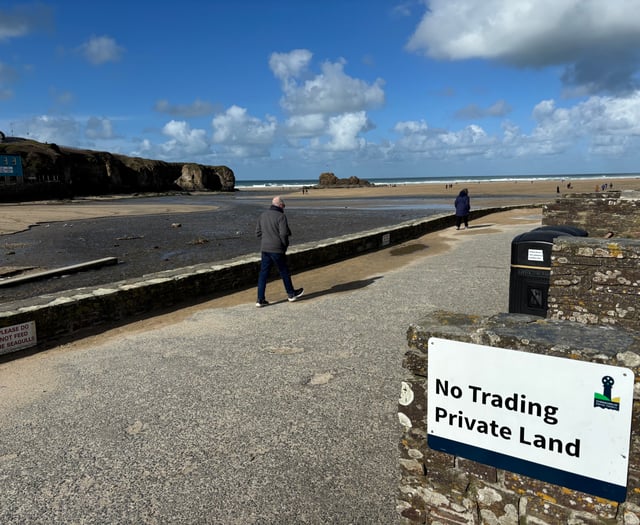 Resort bans hair braiders and other popular street traders