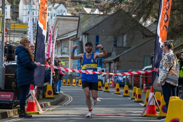 Reynolds eases to victory in Looe 10 Miler