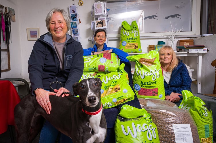 Classic Cottages - Russet Greyhound 1.