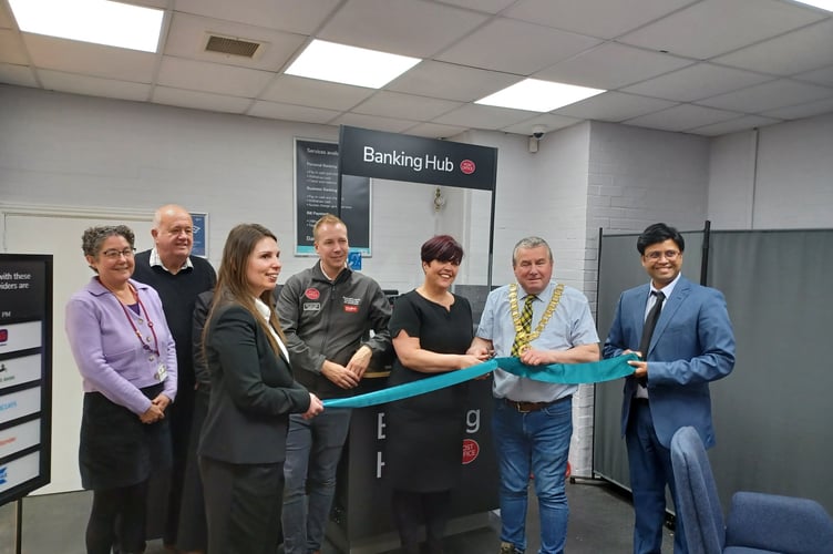 Redruth's Banking Hub was opened by Redruth’s Mayor Cllr Stephen Barnes.